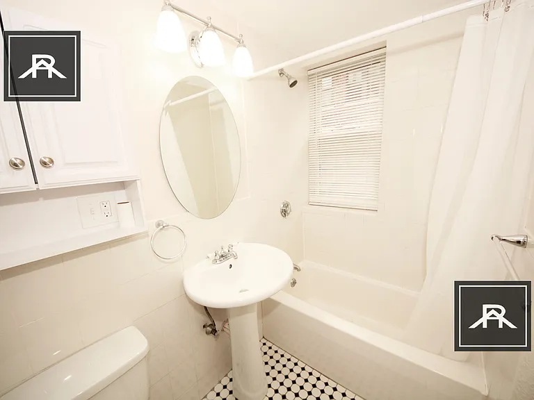 6 Chiswick Rd #24 — Photo 2