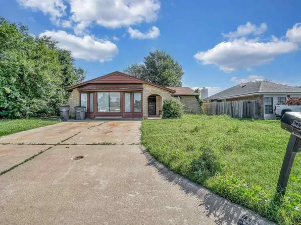 5717 NW Briarwood Dr, Lawton, OK 73505