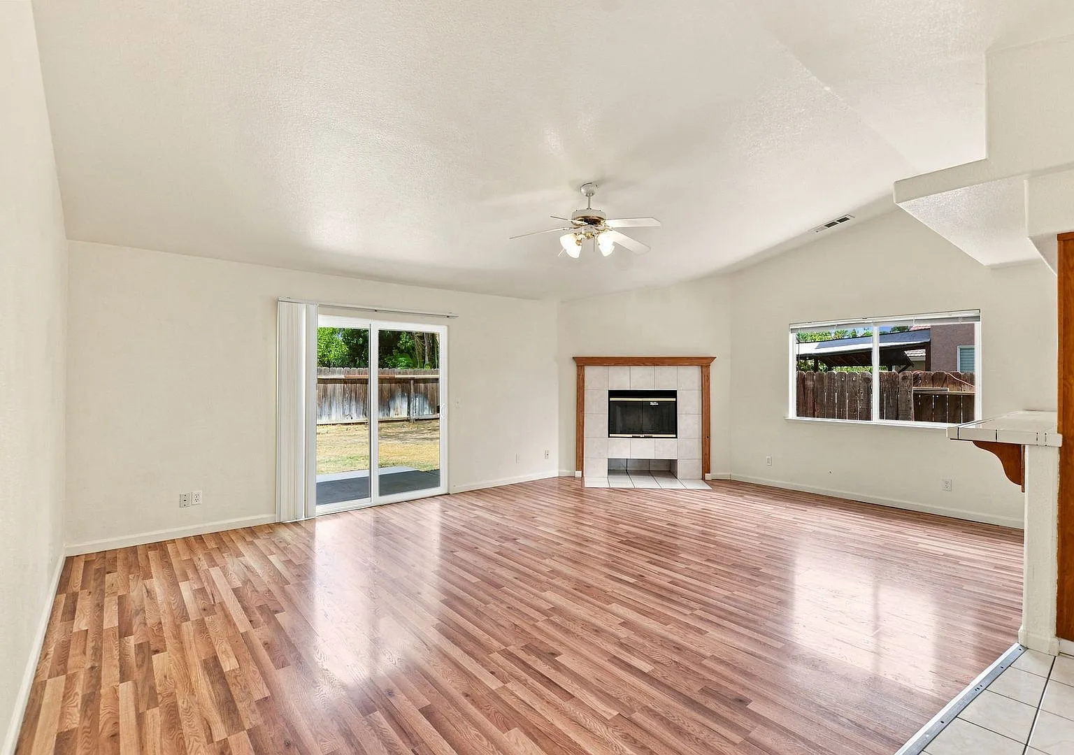 Desirable Property - Available Now — Photo 3