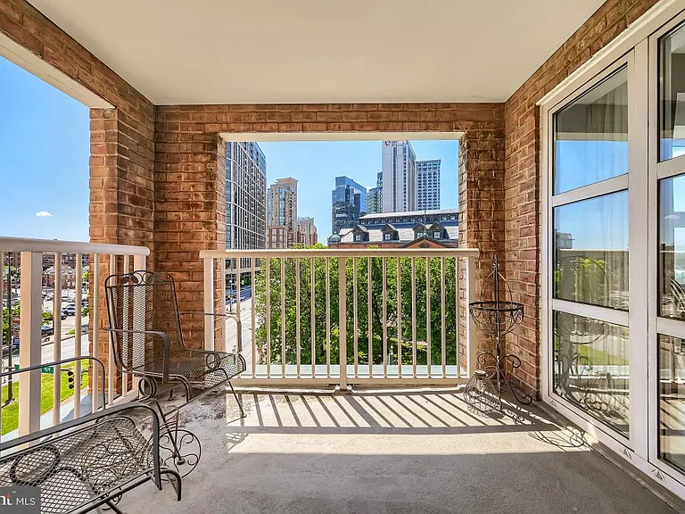 250 President St #211 — Photo 21