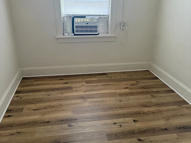 610 N Buxton St #1 — Photo 5