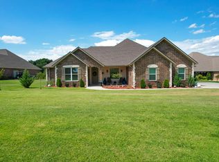 5053 Lake Breeze Rd, Grove, OK 74344