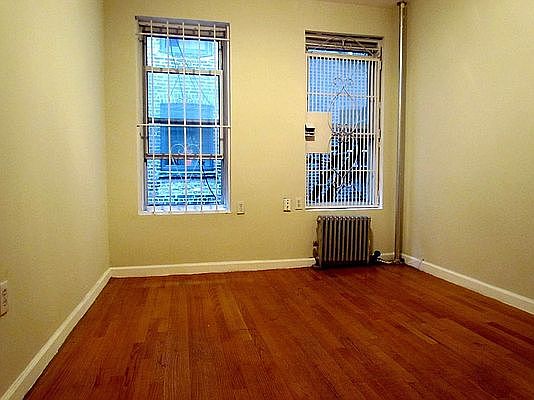 2nd image of 226 Thompson St #2B