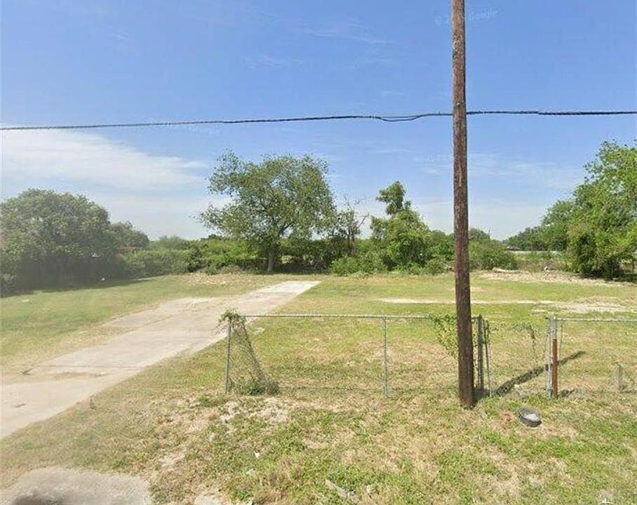 2nd image of 203 W Fm 2812 St