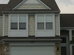 1090 Delta Dr, Elgin, IL 60123