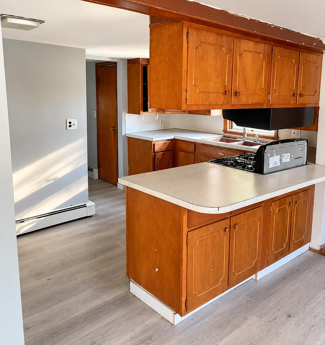 5 bed, 1.5 bath, 1800 sqft, $2,290 — Photo 4