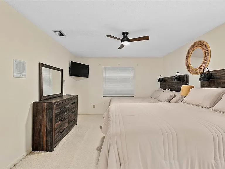 1435 Paula Dr — Photo 11