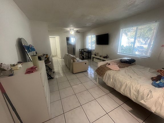 5th image of 960 Biarritz Dr APT 13