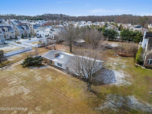 5th image of 212 Fort Plains Road