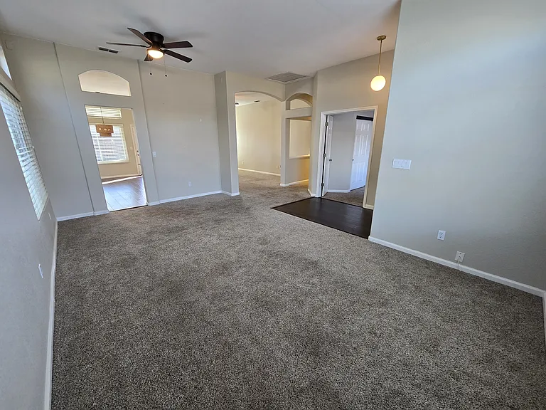 2428 Stefanie Dr — Photo 26