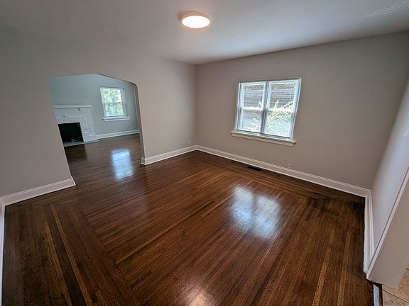 5th image of 1762 Catalina Ave