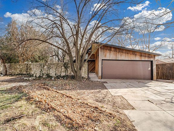 2nd image of 1947 E Marion Rd