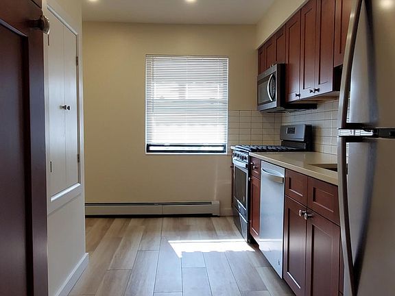 3rd image of 6135 71st St Floor 2