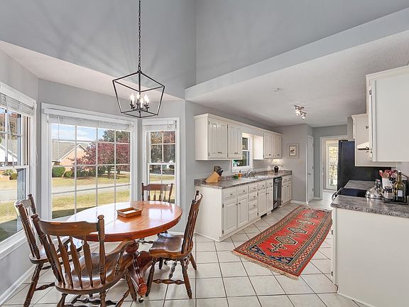 4th image of 83 Foxworth Dr
