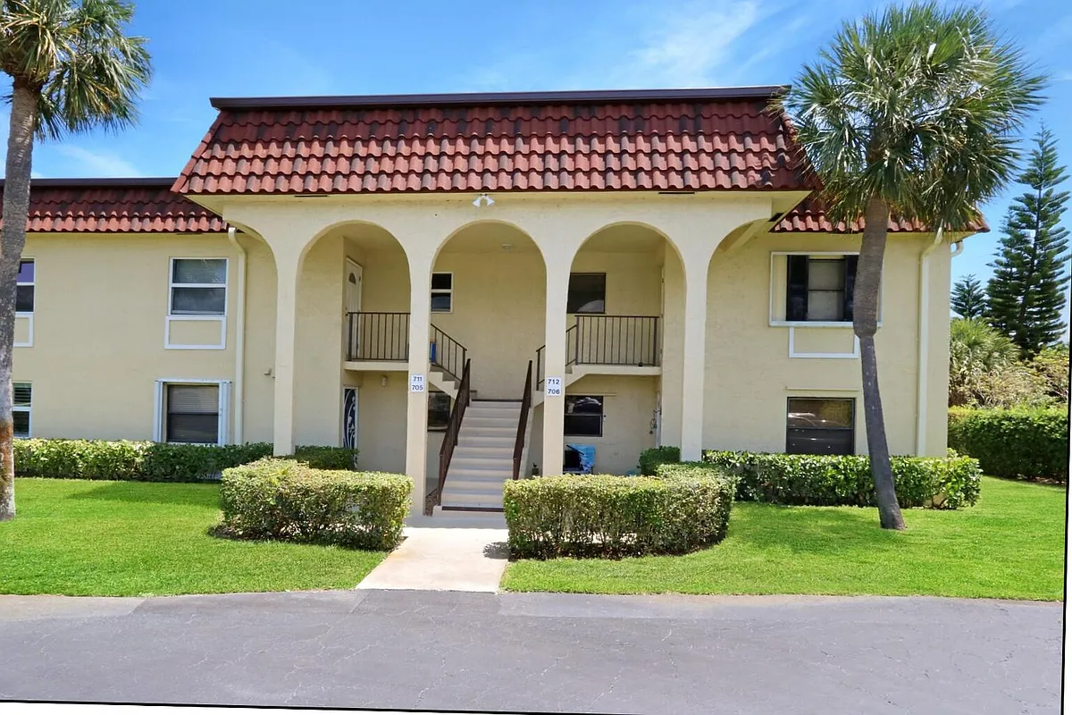 Building Photo - 717 S US Highway 1 #712