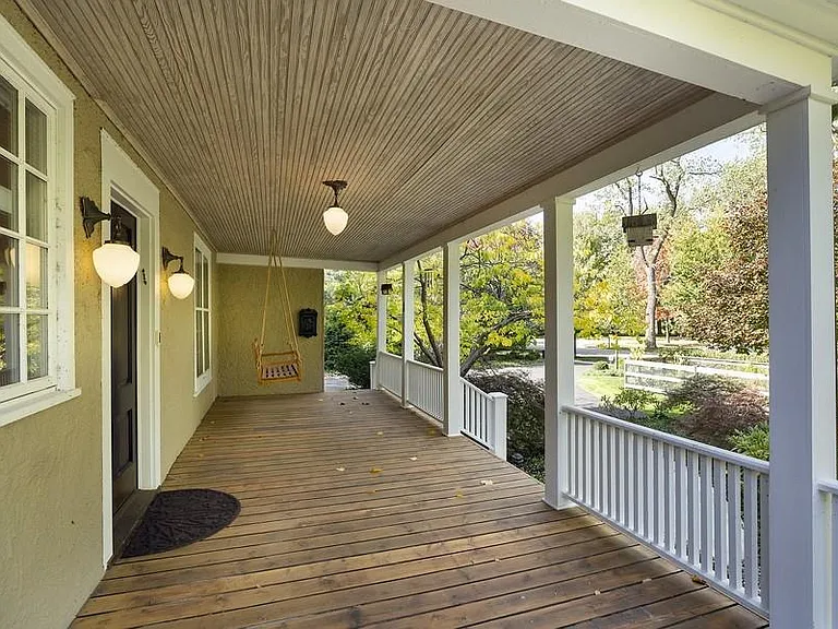 1100 Crescent Ln — Photo 15