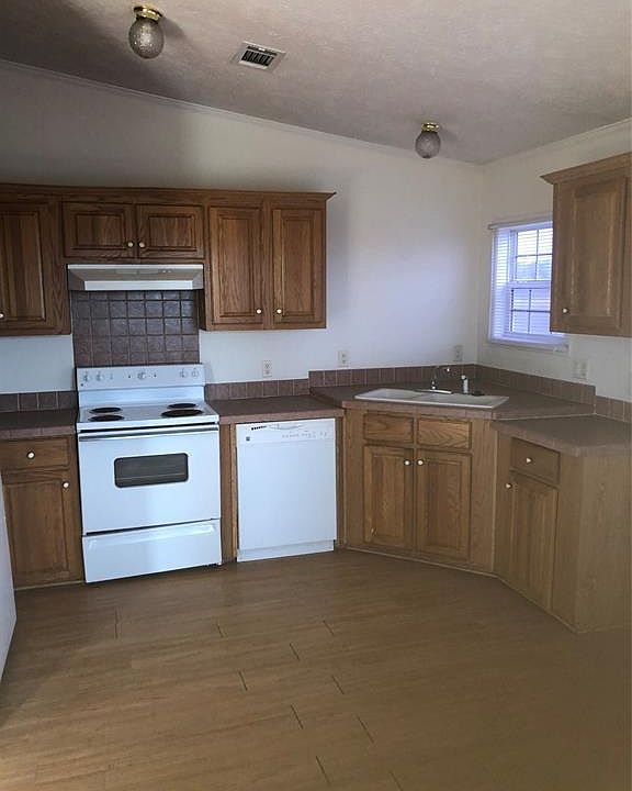2nd image of 9796 County Road 4096
