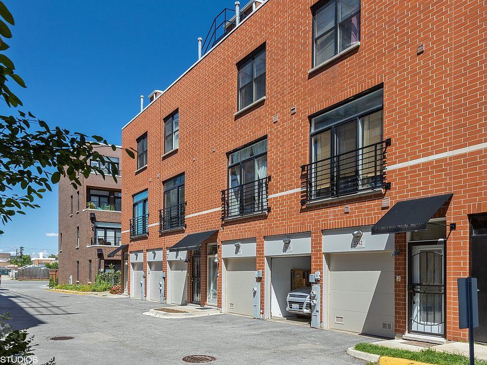 1st image of 2344 W Oakdale Ave #40