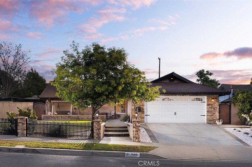 1st image of 840 E Glendora Ave