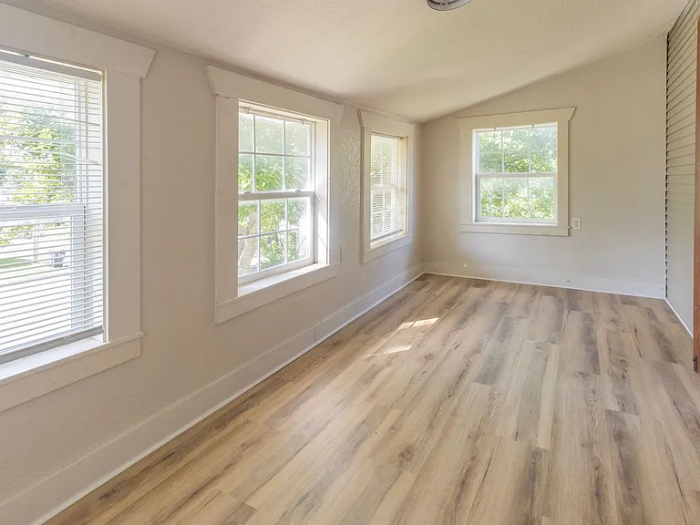 1321 Paris Rd — Photo 26