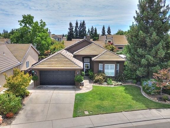 2nd image of 2586 Knobcone Ln