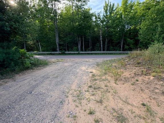 3rd image of 920 Silver Creek Rd