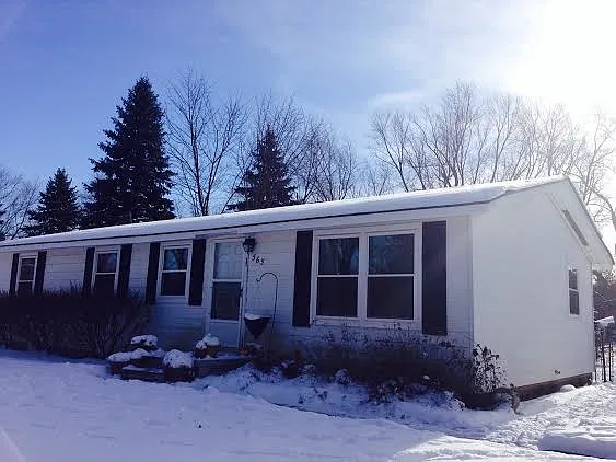 565 Fisher Rd photo 1