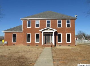 1400 Vicksburg Cir SW, Decatur, AL 35603