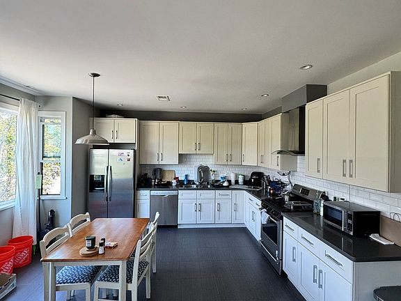 5th image of 2350 San Bruno Ave