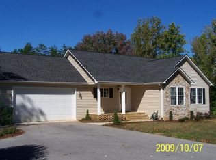 1853 Lakewood Forest Rd, Moneta, VA 24121