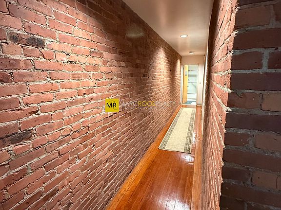 2nd image of 111A Gainsborough St #207