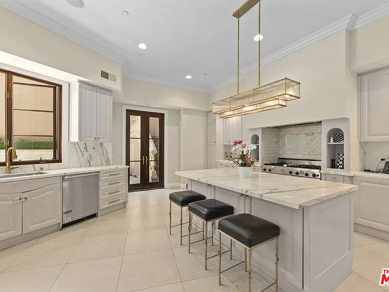 1465 N Robmar Dr — Photo 10