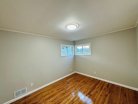 4th image of 37 Vassar Ln #1