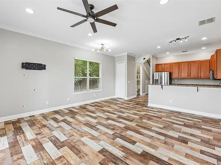 2611 E Jefferson St #4 — Photo 5