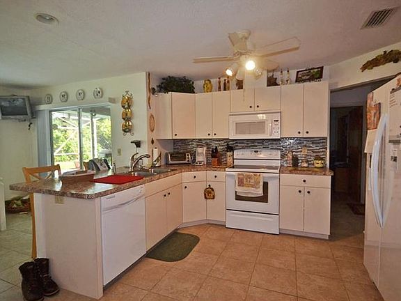 5th image of 10084 Bay Ave