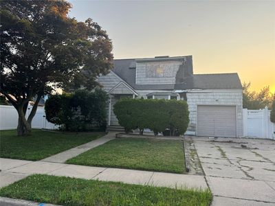 36 Cinque Drive, Farmingdale, NY, 11735