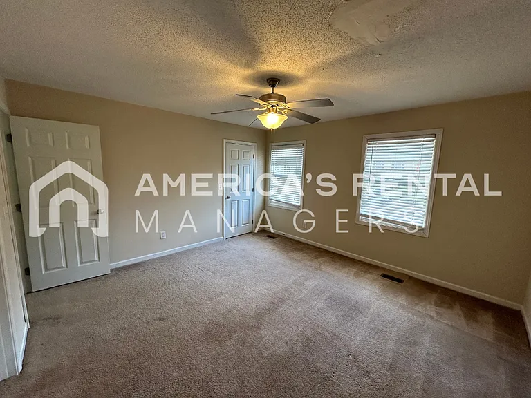 5136 Falling Creek Ln — Photo 28
