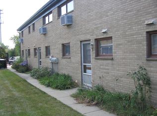 2630 W Cornelia Ave, Waukegan, IL 60085