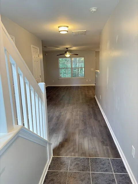 2 bed, 2.5 bath, 1353 sqft, $2,550 — Photo 3