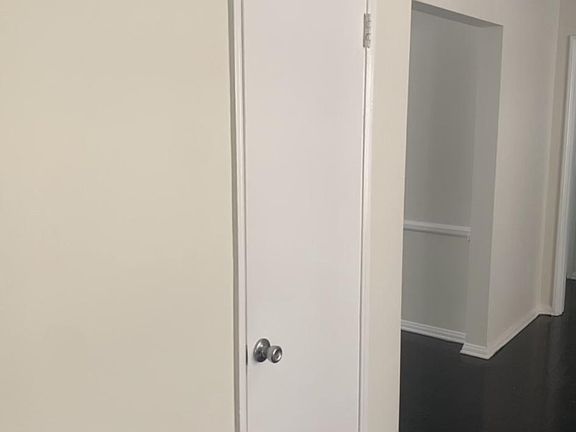 3rd image of 1427 N Laurel Ave #6
