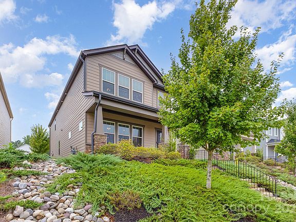 4th image of 4003 Armstrong Farm Dr