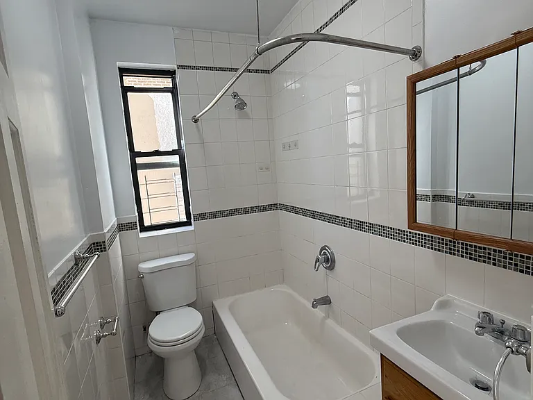 2853 Webb Ave #2A — Photo 7