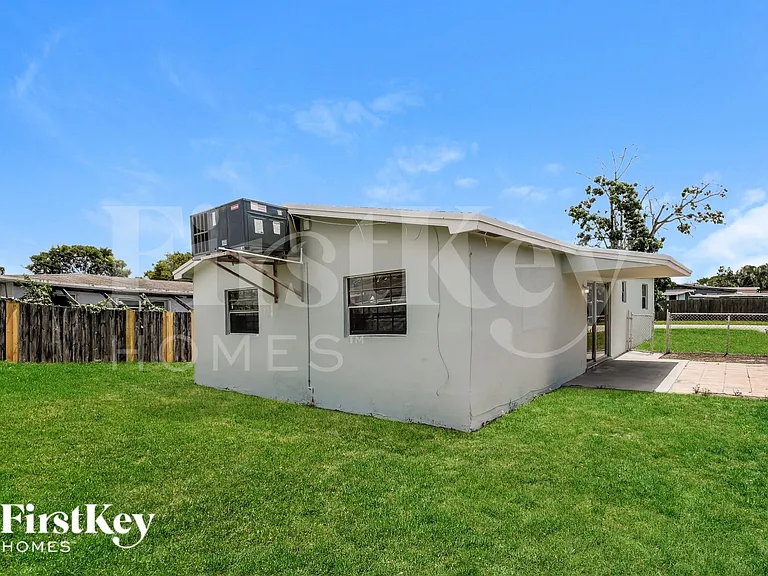 960 N 73rd Way — Photo 15