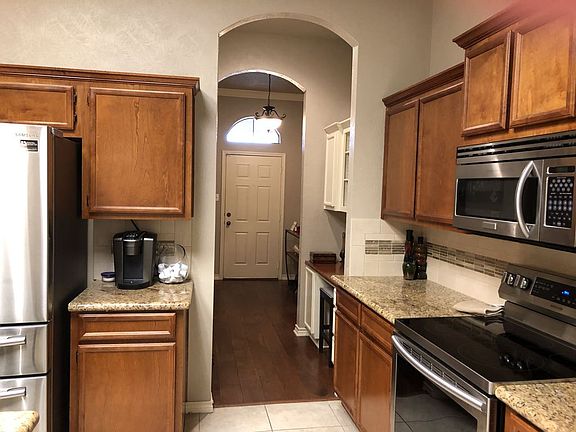 4th image of 8481 Oak Brook Dr