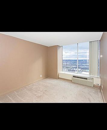 3rd image of 810 Matson Pl Unit 1608