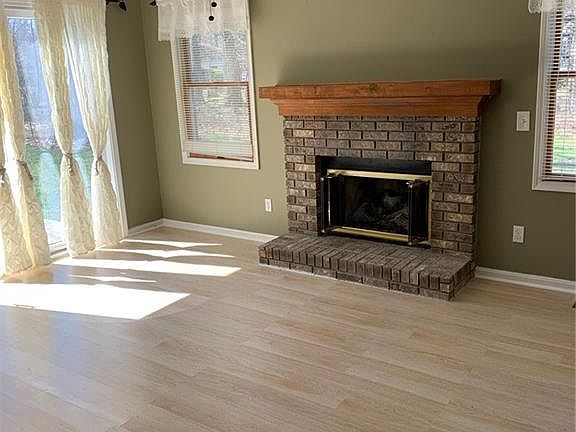 4th image of 1830 Sandalwood Dr