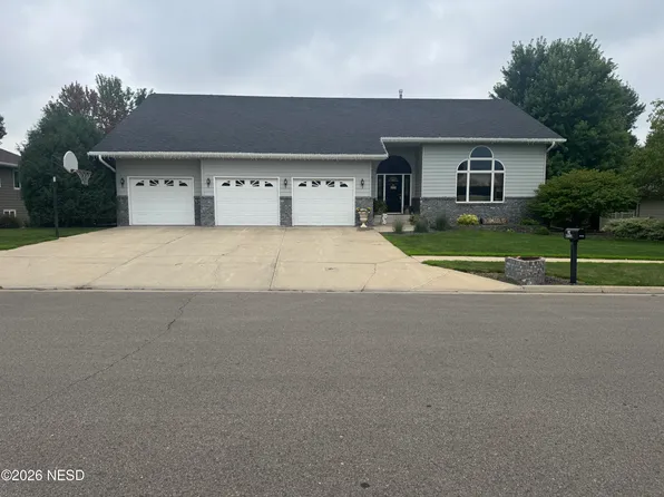 1416 12th Ave NE, Watertown, SD 57201