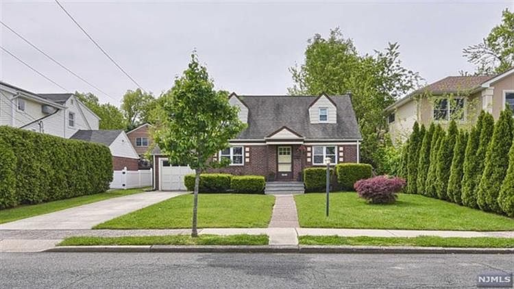 1st image of 36 Garden View Ter #1X