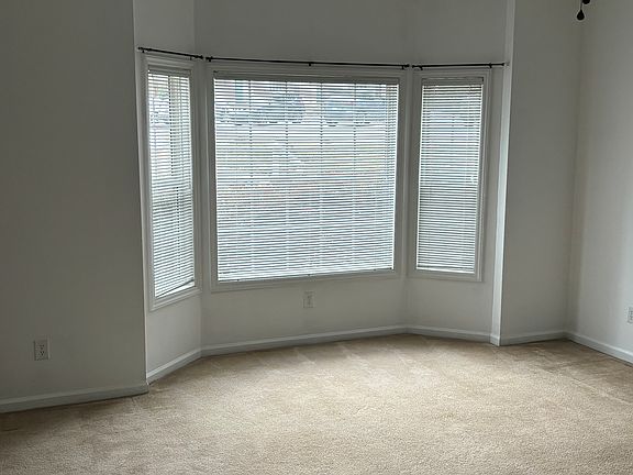 4th image of 303 Silverberry Ct #303