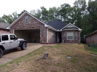145 Lakeland Dr, Pineville, LA 71360